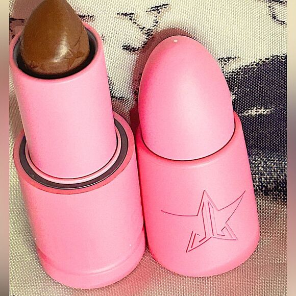 Jeffree Star VELVET TRAP lipstick in “Dominatrix” is sold out in stores! NIB. - Picture 5 of 7